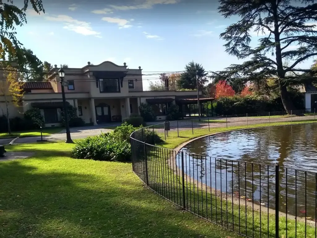 El Lago