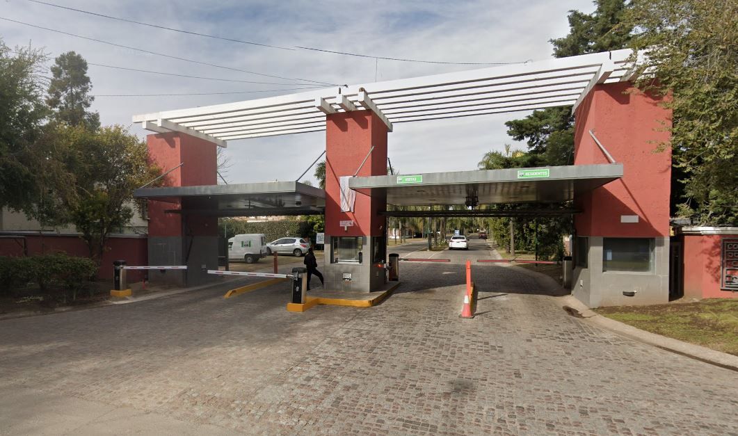 Jockey Club - barrio privado con Barrio privado